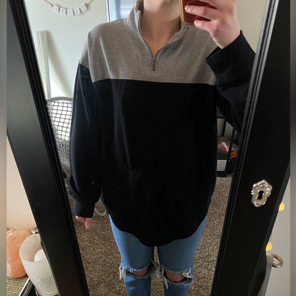 Black/Gray half zip crew neck. Size XL